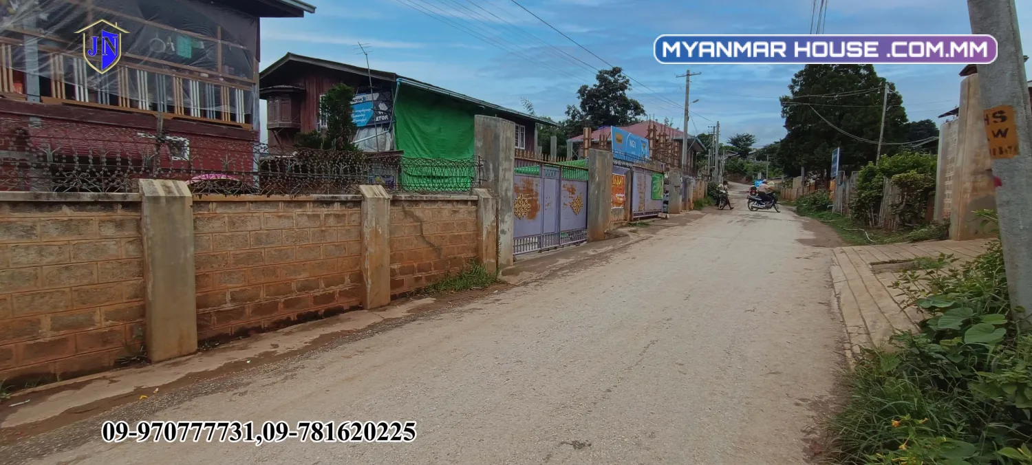 အသင့်တက် နေထိုင်နိုင်တဲ့   မြို့တွင်းထဲ အိမ်အပါ အရောင်းလေး
